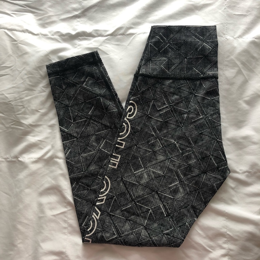 EUC Lululemon WunderUnder x SoulCycle Leggings